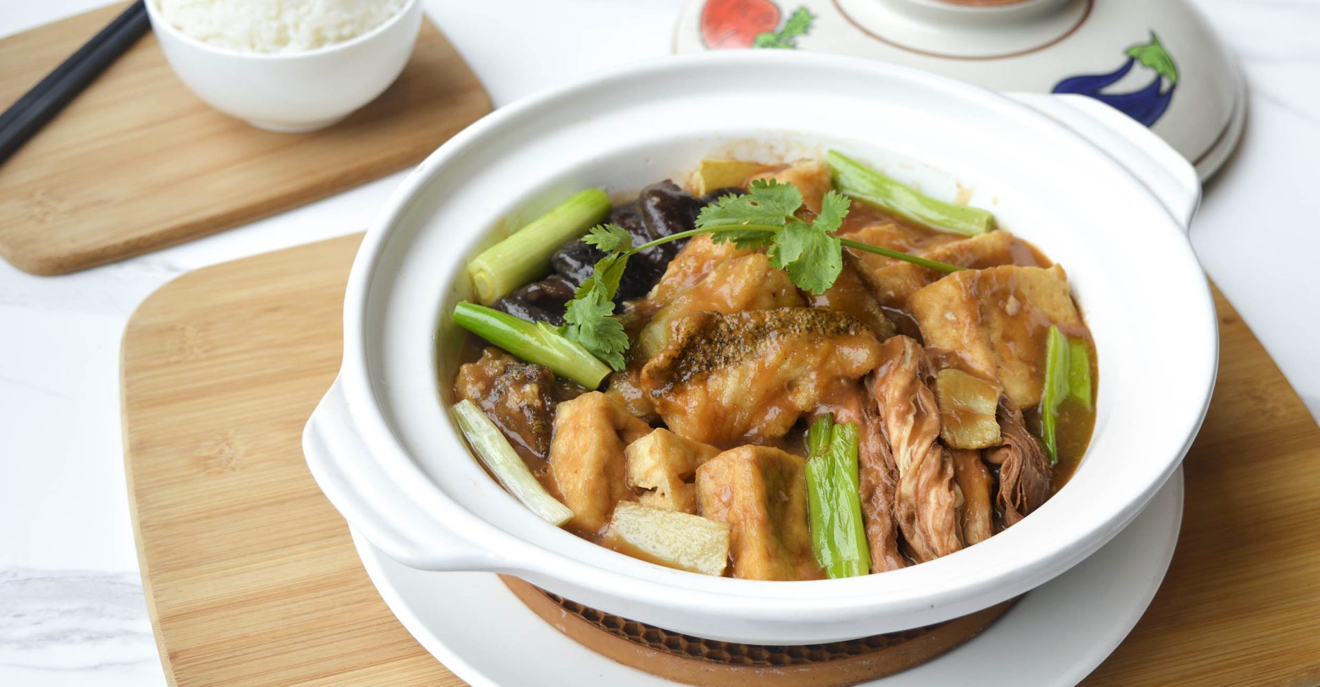 Braised lapu-lapu with beancurd in pot