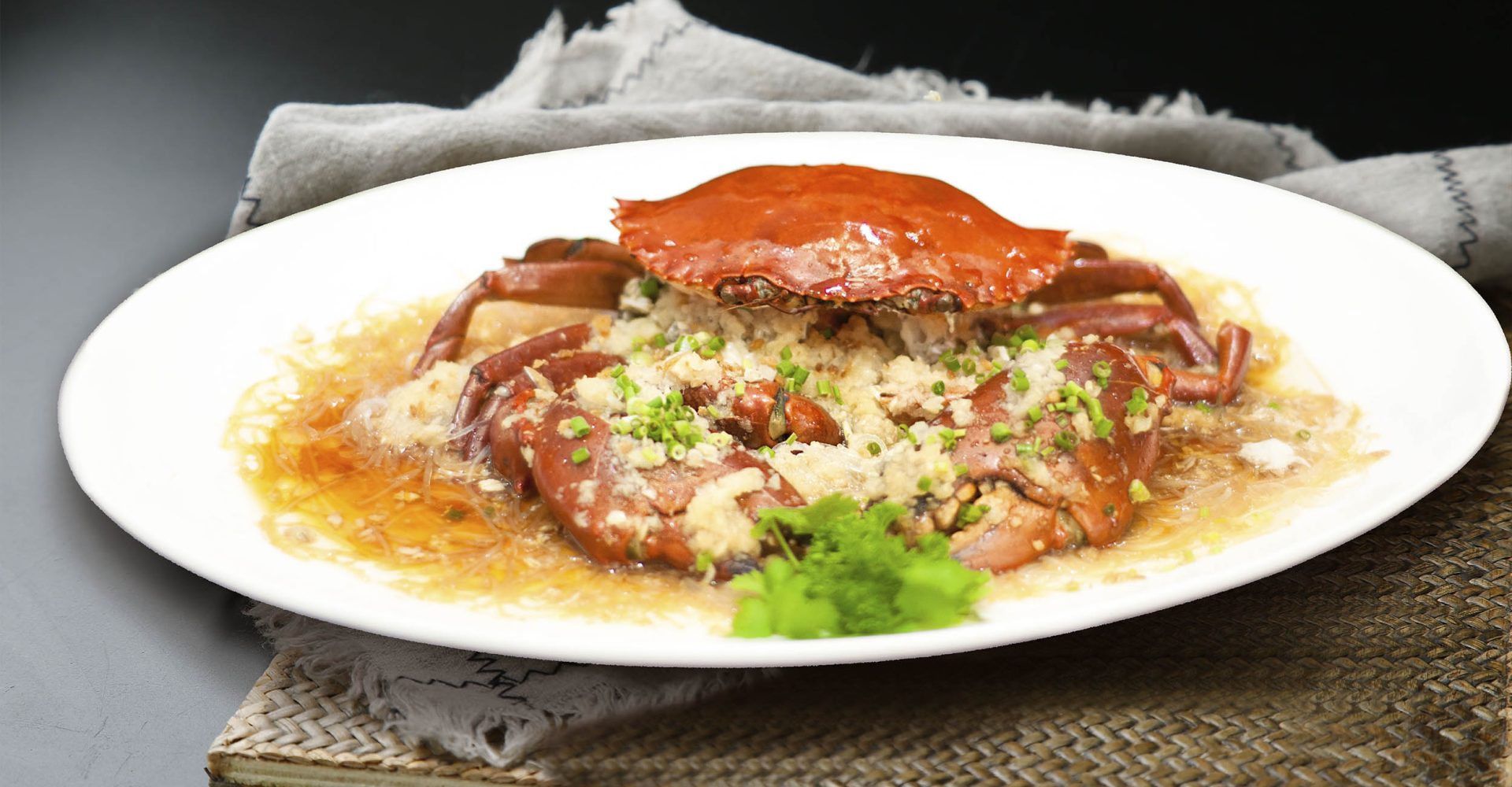 Xiu Live Seafood (crab) - Steamed crab with garlic and vermicelli