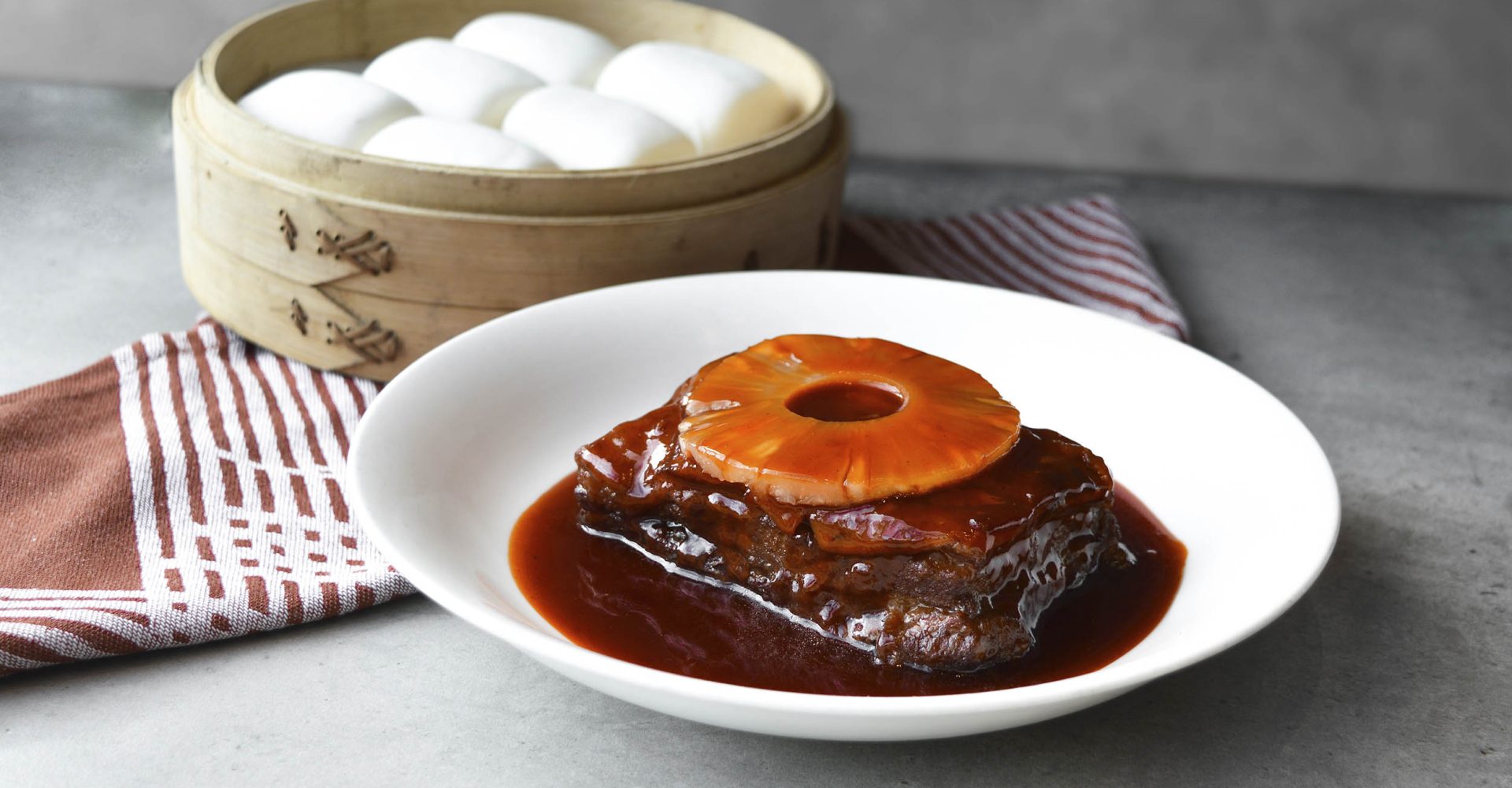 Xiu Pork - Cantonese dongbo pork with mantou