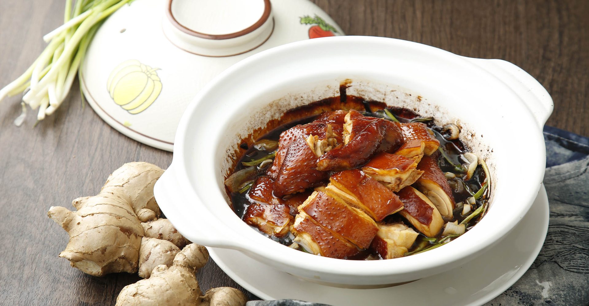 Xiu Poultry - Soy sauce premium chicken in pot