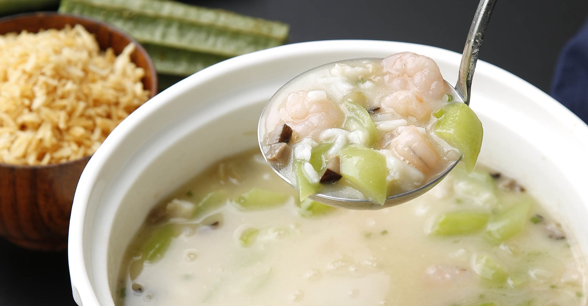 Seafood soup with crispy rice