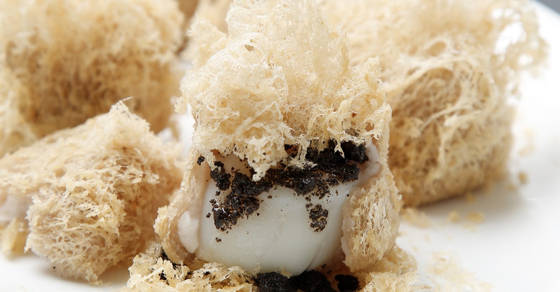 Mashed taro puff with scallop and truffle
